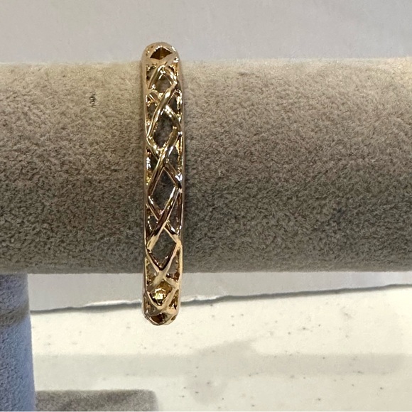 NWT Sequin by Nordstrom Clamper Bangle Bracelet shiny gold tone lattice design - Picture 9 of 13